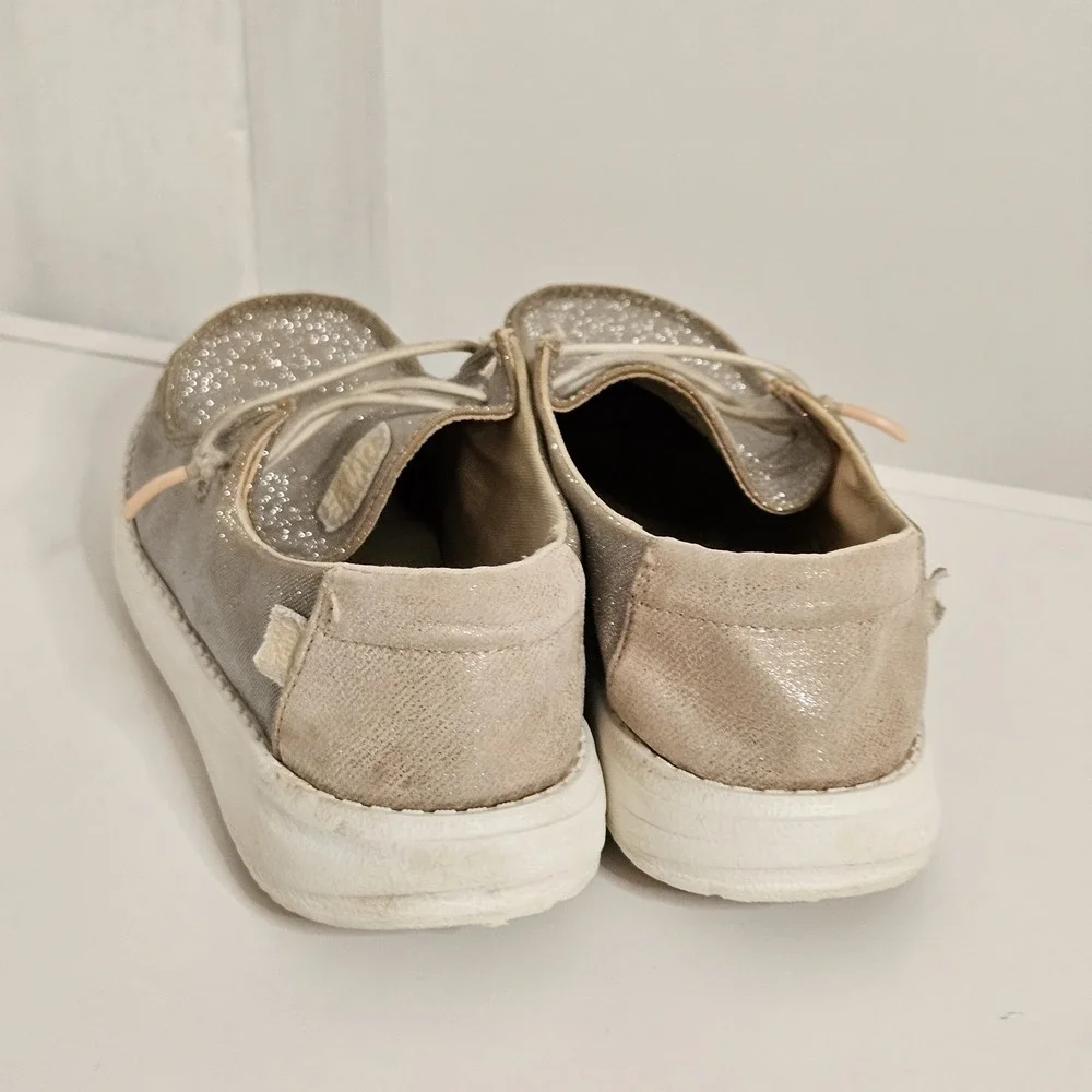 Hey Dudes Wendy Metallic Sparkle‎ Rose Gold Slip-On Girls Size 3 Summer Sun